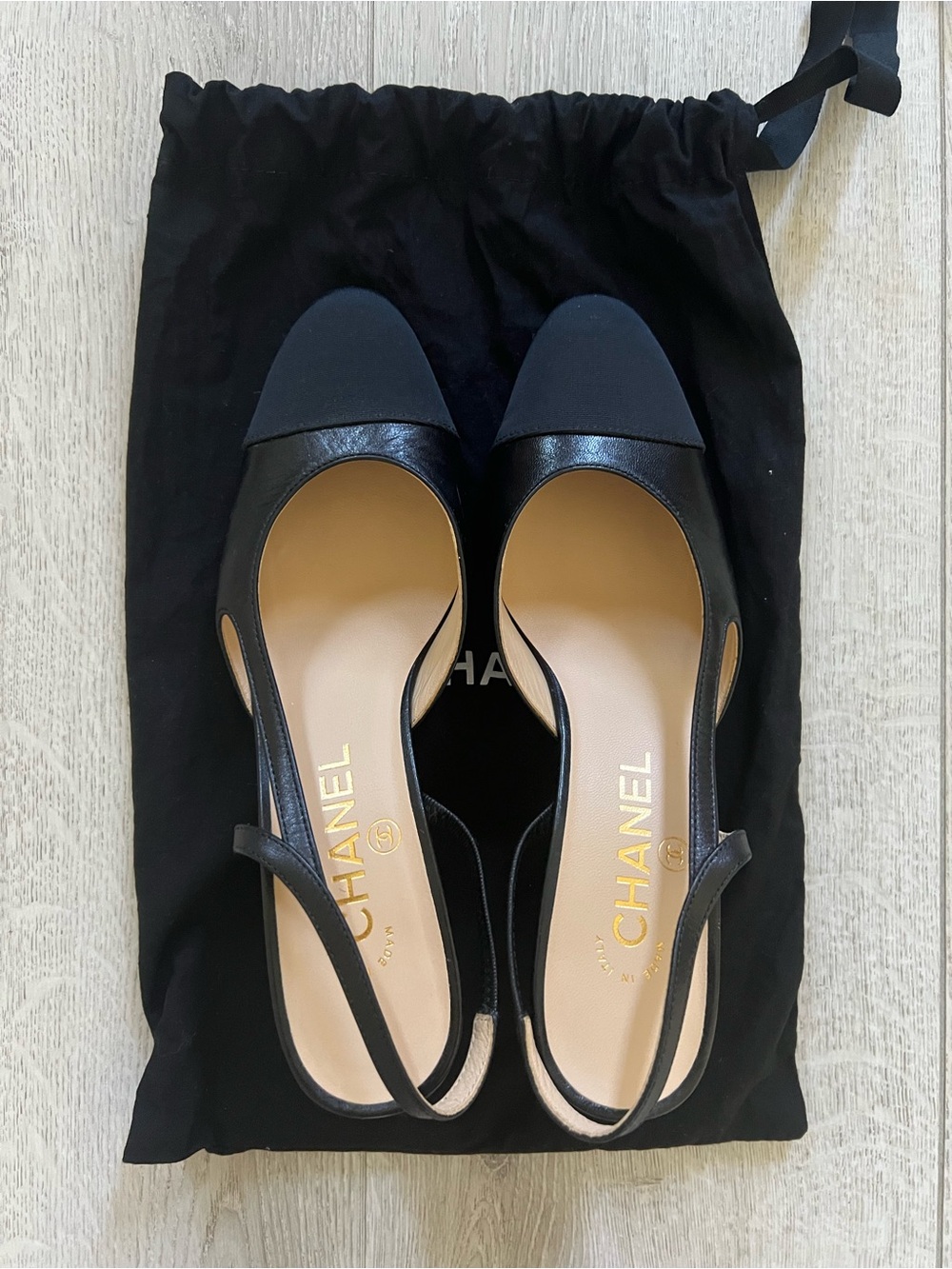 CHANEL Black Two-Tone Cap-Toe Slingback leather sandals